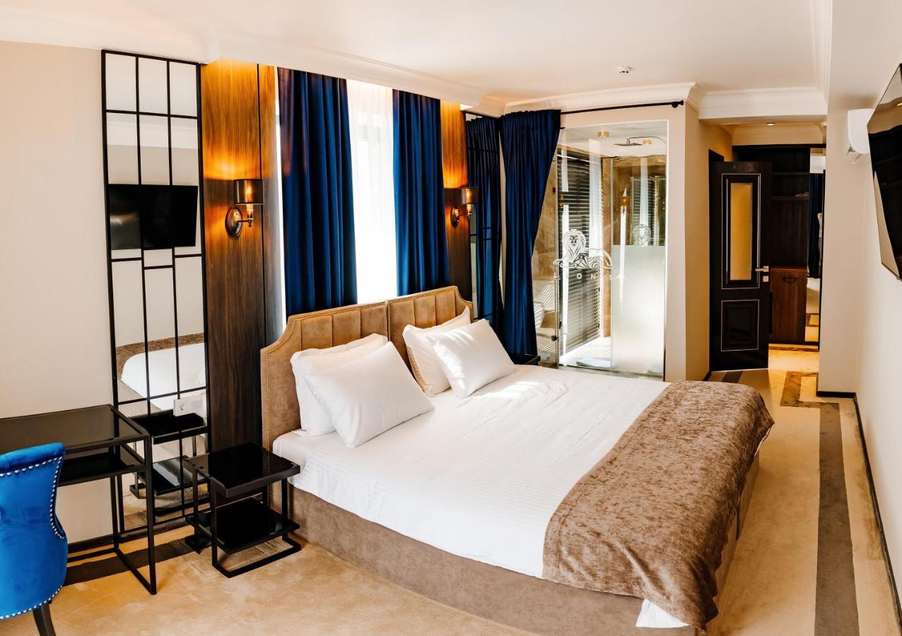 Lion'S Hotel 키시나우 외부 사진